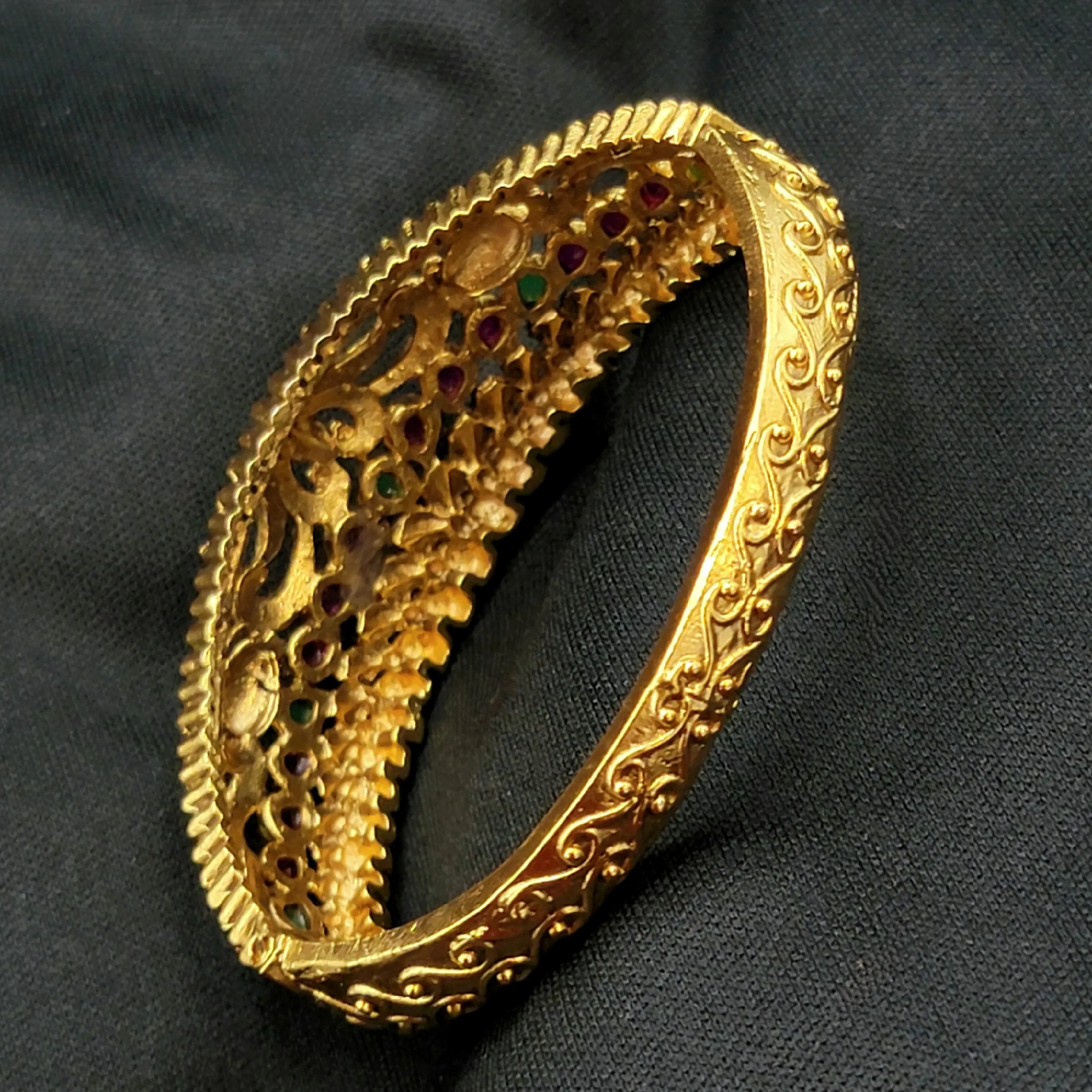 Antique Gold Openable Kemp Bangle Bracelet