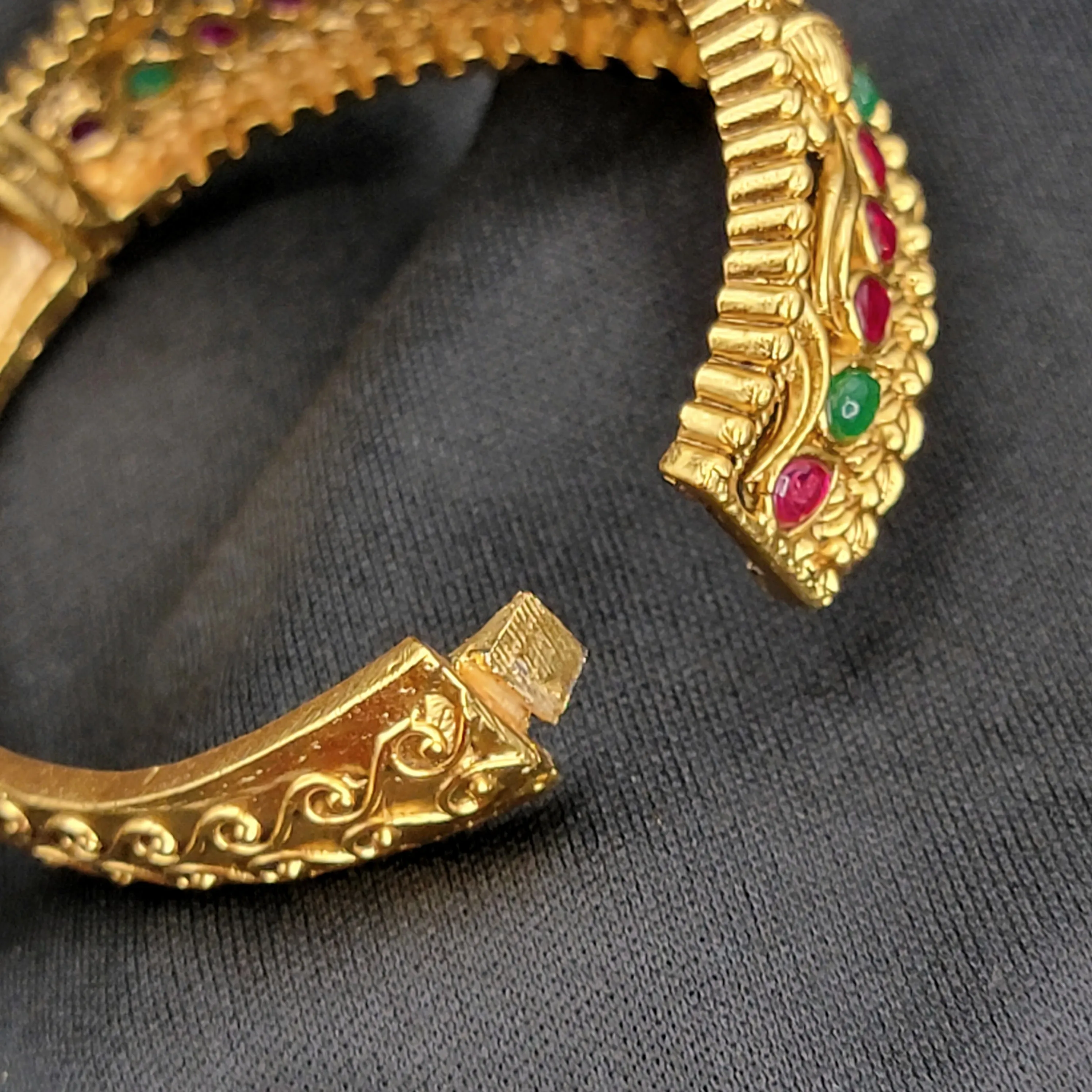 Antique Gold Openable Kemp Bangle Bracelet