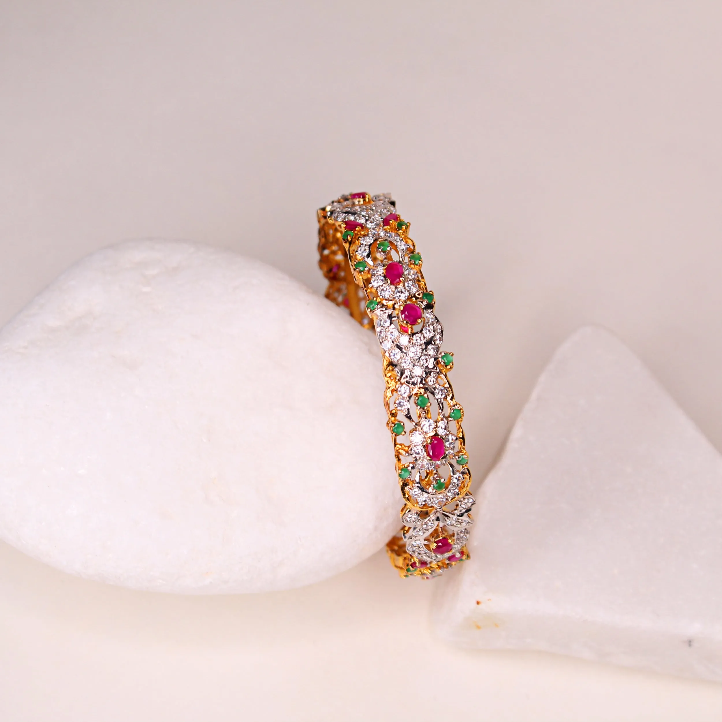 Bangle in Jade Chetum and Zircons