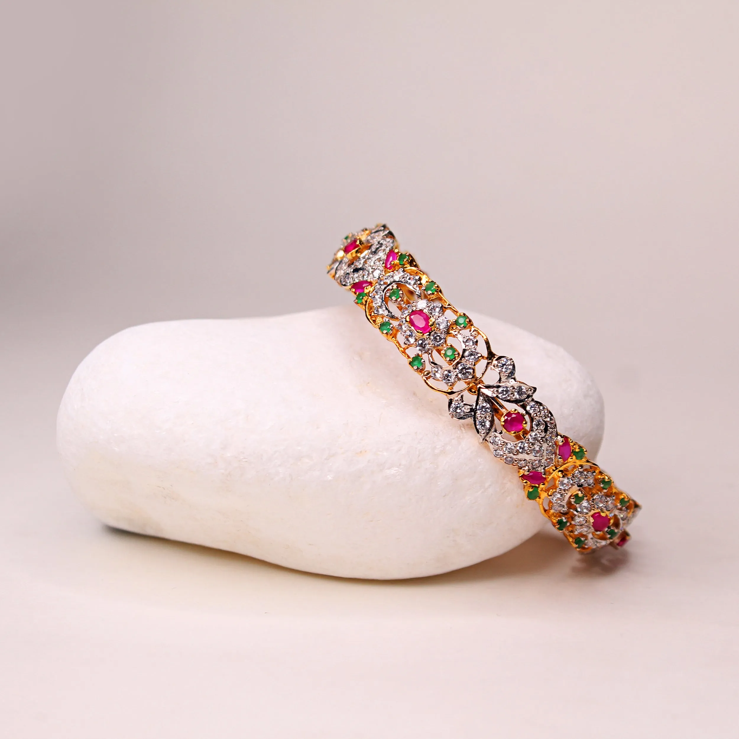 Bangle in Jade Chetum and Zircons
