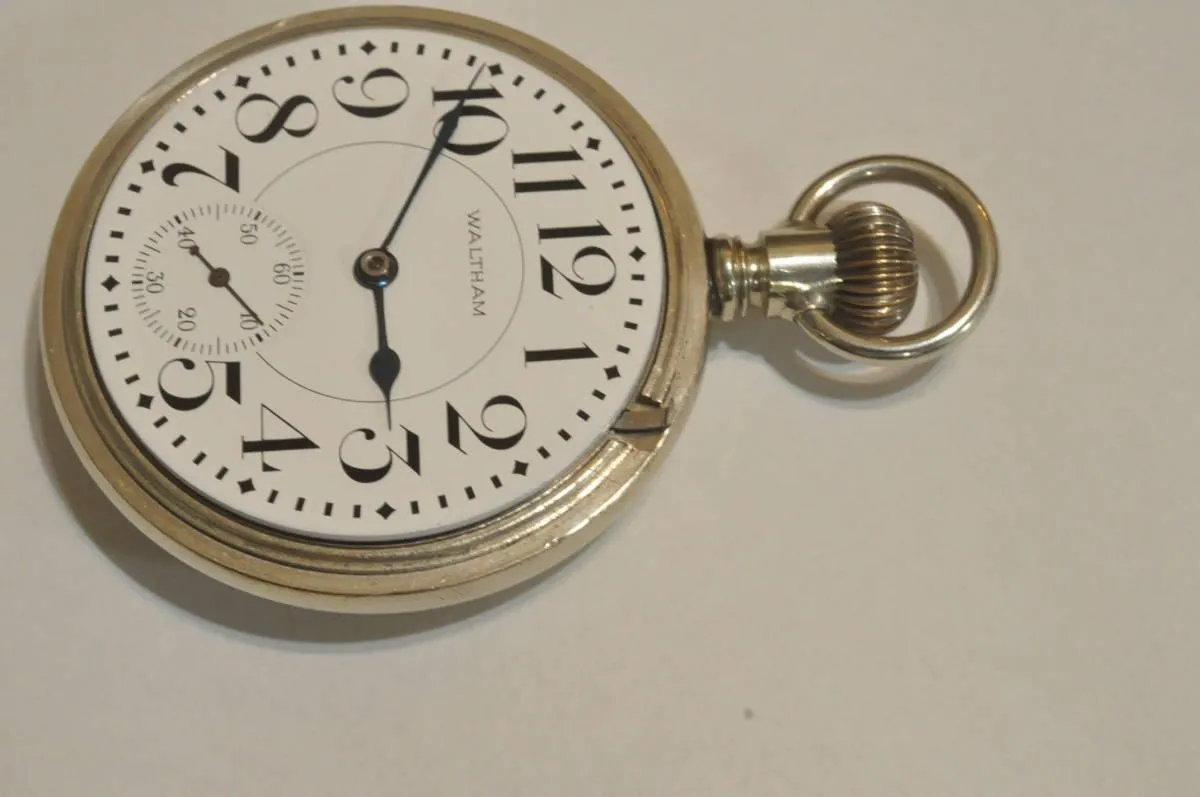[Skeleton specifications] Waltham railroad pocket watch Vanguard diamond receiving stone pocket watch antique manual winding mechanical 1907