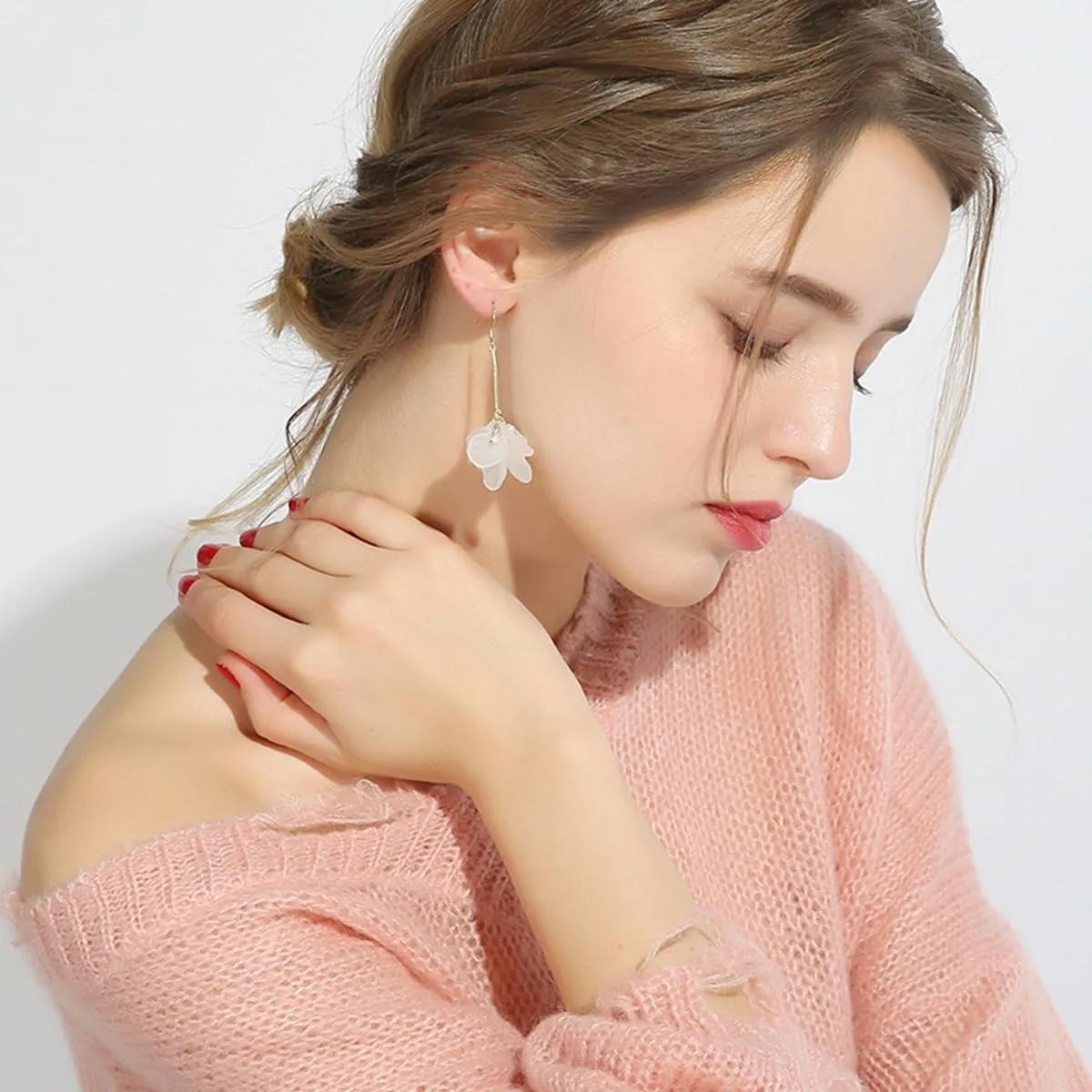White Long Dangle Earrings Pearl Petals Drop Earrings for Women | Valentines Jewelry for Women with French Wire | Fashion Earrings for Women, Long Earrings for Women | Wedding Earrings for Bride